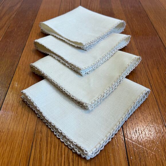 Vintage Beige Linen Napkins Set of 4 Scalloped Embroidered Edges - Picture 4 of 12